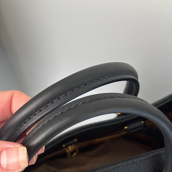 Authentic Louis Vuitton Black On the Go MM Leather Tote Monogram Luxury 16” Long - Picture 15 of 17